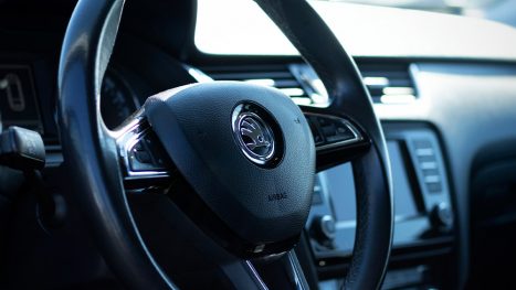 najem-vozil-skoda-bela-3